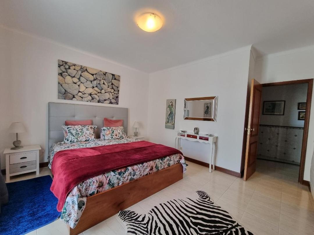 Apartmento Praia Da Dona Ana Lagos Ngoại thất bức ảnh